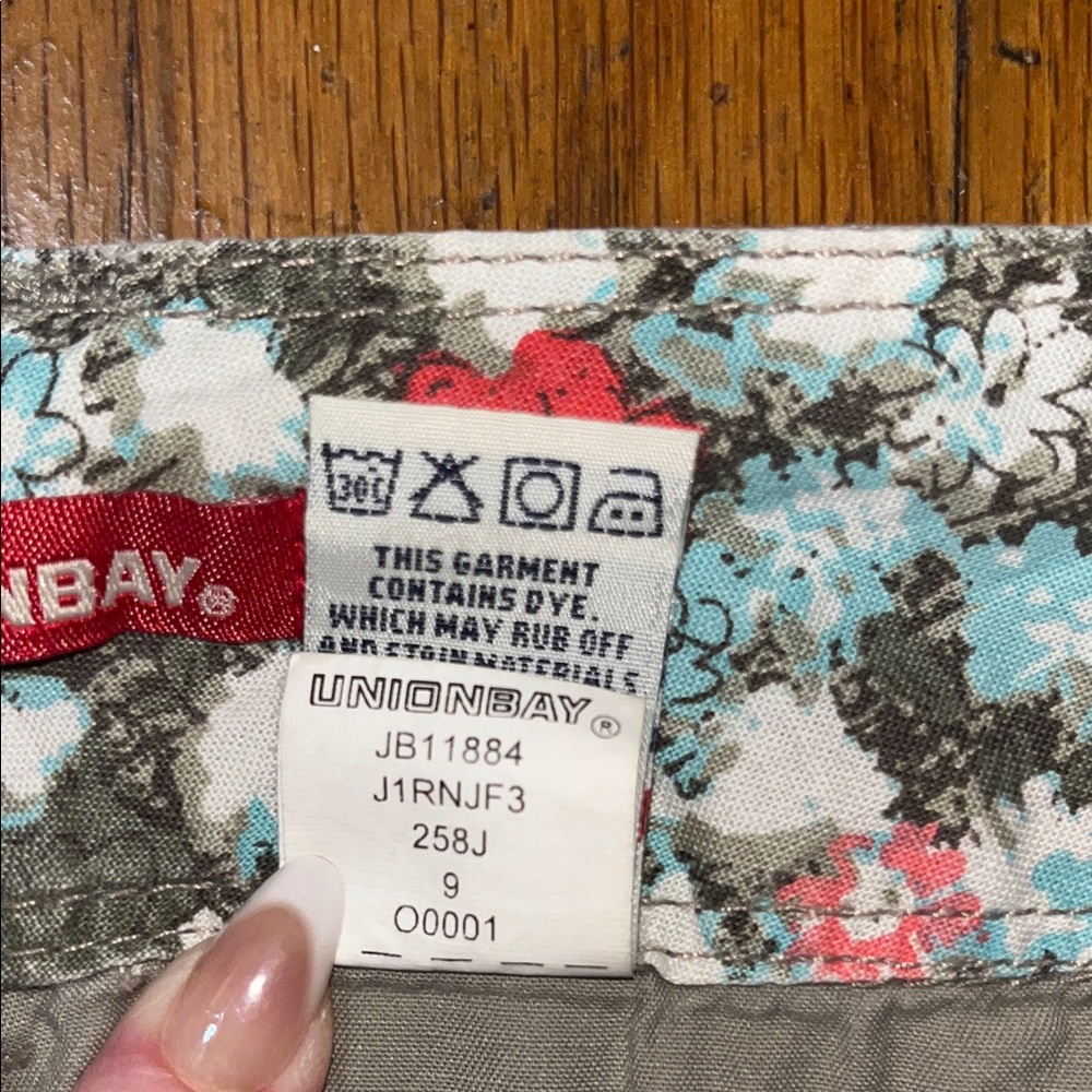 Unionbay Cotton Cargo Shorts Size 9 - Picture 10 of 10